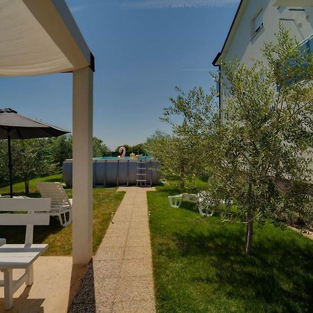 Black Diamond Apartment Vilanija Exterior foto