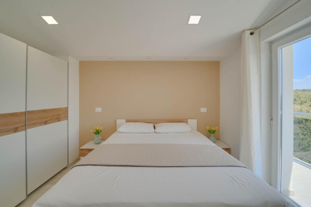 Black Diamond Apartment Vilanija Exterior foto